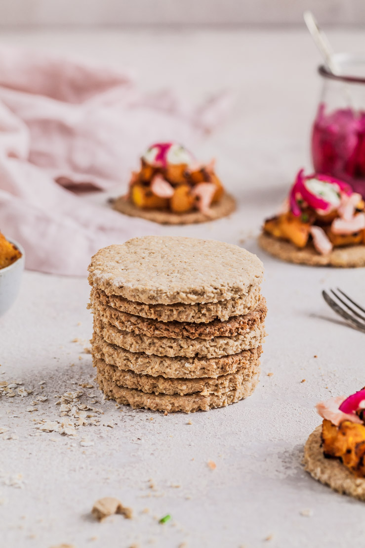 Gluten- Free Oat Cakes With Miso Roast Pumpkin, Hot Smoked Salmon & Pickled Onion {GF, DF Nut & Egg Free Option} | The Whimsical Wife